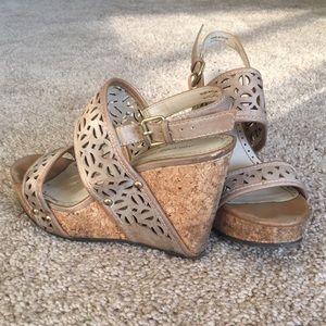 Adrienne Vittadini wedges size 5.5